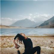 Prof de yoga Vinyasa (Ayurveda et Danse)